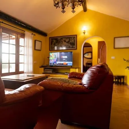 Modern In With Private Pool Willa Nazaret