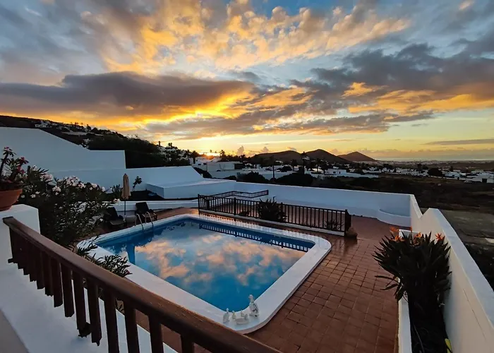 Modern In With Private Pool Villa Nazaret